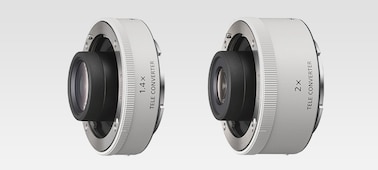 ภาพผลิตภัณฑ์ของ Teleconverter จำนวน 2 ตัว